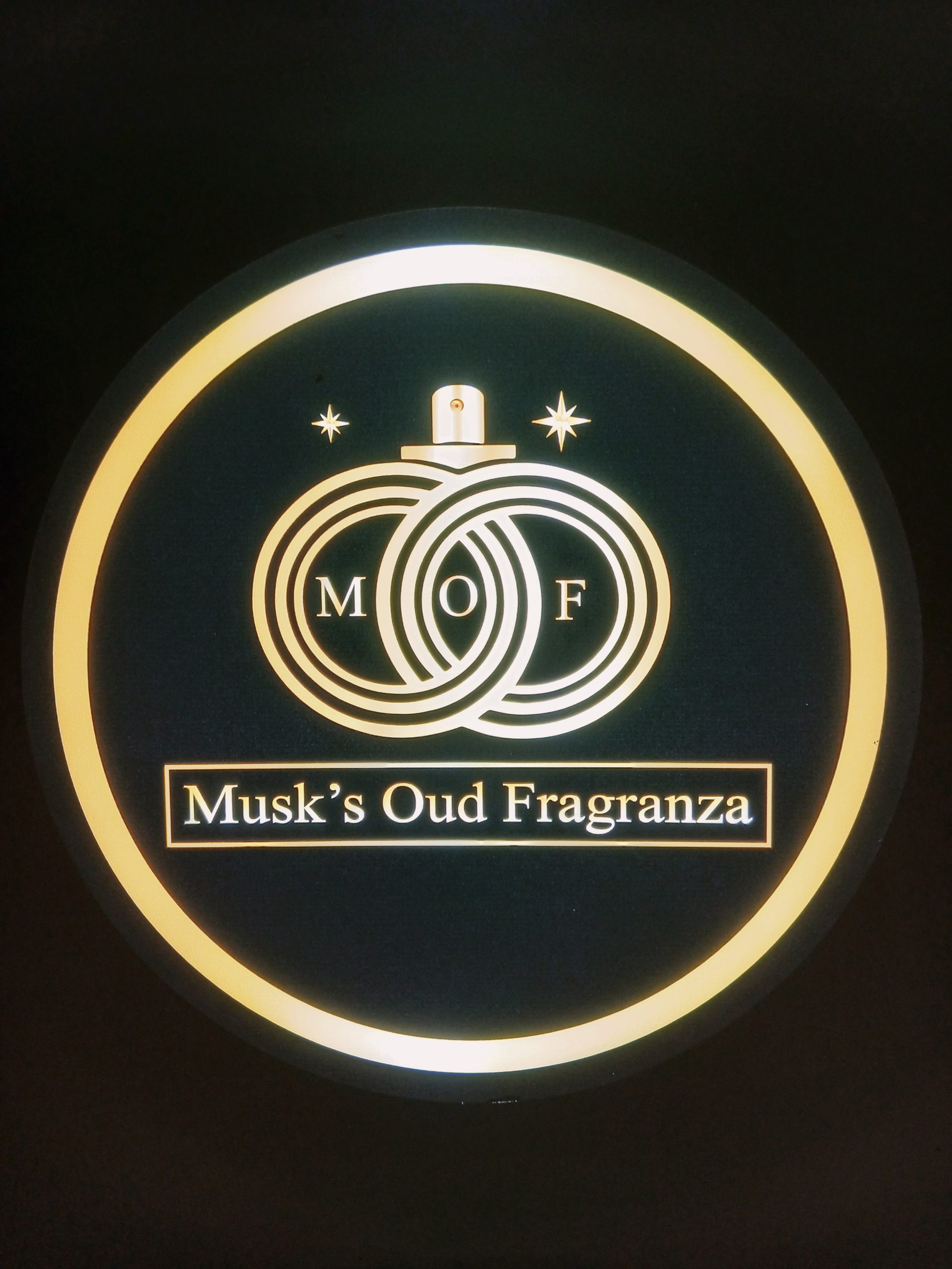 Musk’s Oud Fragranza